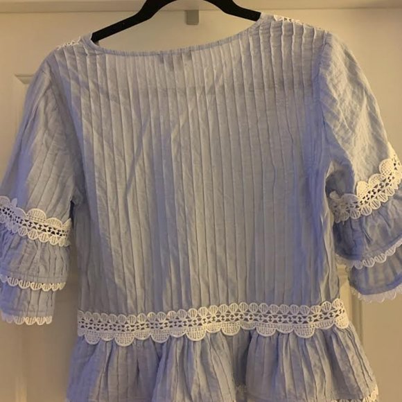 Pretty J.Crew Top with Lace Embroidery - Size XS - Picture 2 of 2